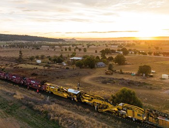 SRA treibt Spitzenleistungen im Schienenverkehr mit modernsten Schotterreinigungsprojekten im Hunter Valley voran - AT