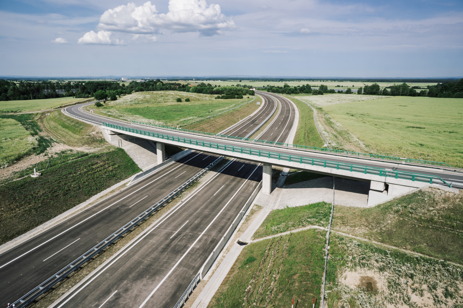 D3 – úsek Bošilec–Ševětín - Výstavba ciest a mostov