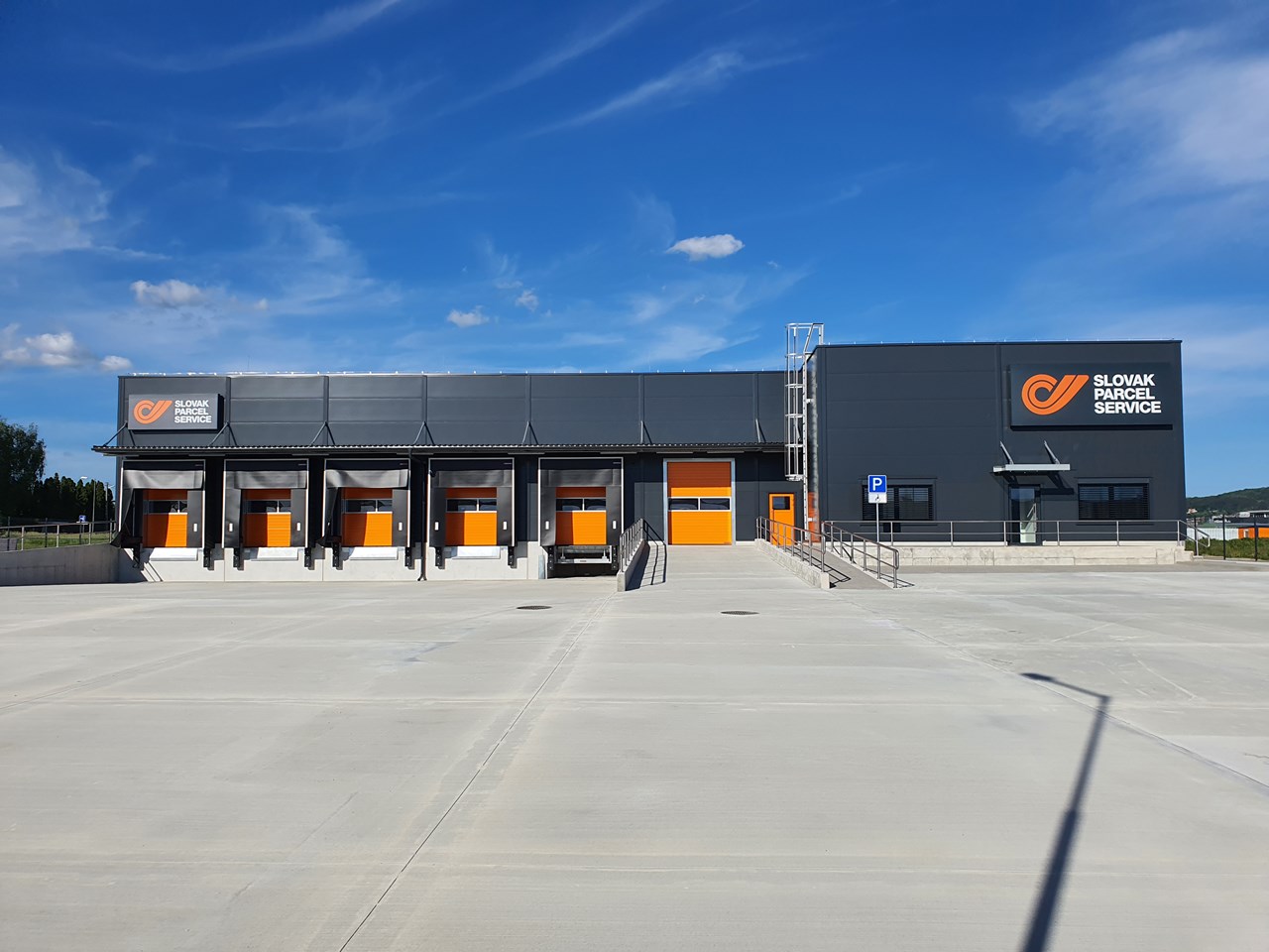 Distribučné centrum, Trenčín - Pozemné stavby Distribučné centrum, Trenčín - Pozemné stavby